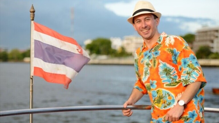 How To Style A Hawaiian Shirt For Guy? How To Style A Hawaiian Shirt For Guy?