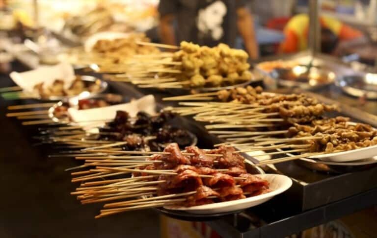 Exploring the Tastiest Eats on Chinese Streets Exploring the Tastiest Eats on Chinese Streets